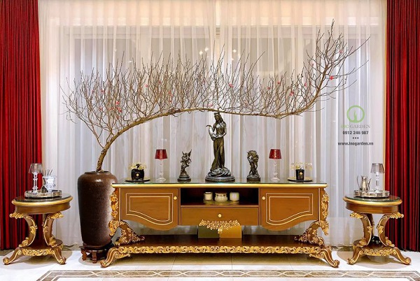bình gốm cắm hoa Tết