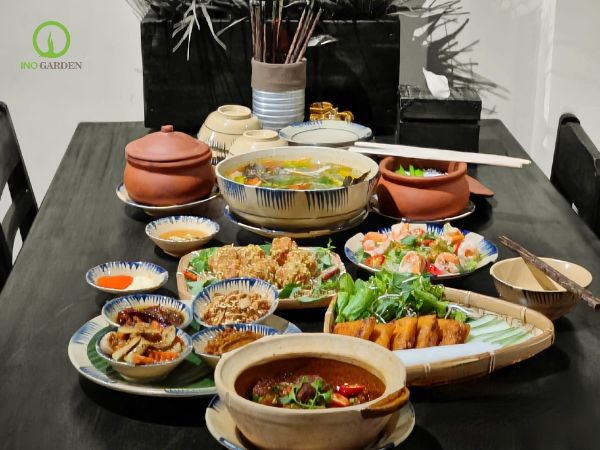 chén dĩa cổ xưa