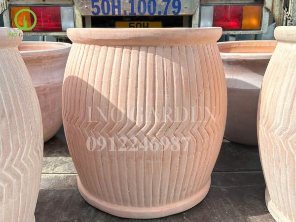 giao hàng chậu gốm trồng cây