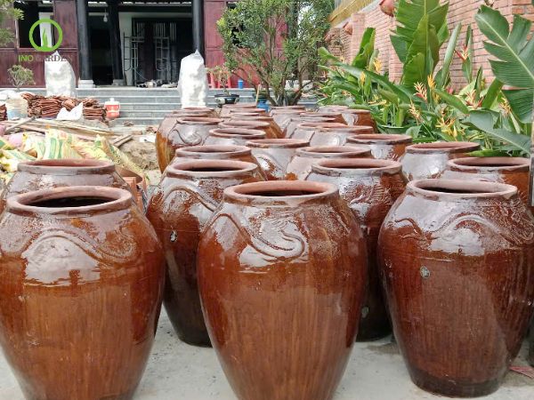 lu sành đựng nước