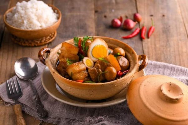 nồi đất kho thịt